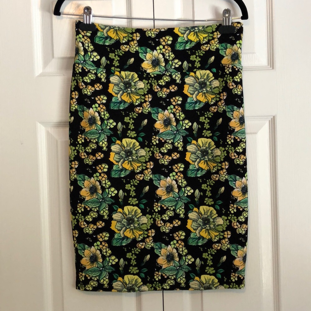Floral Lularoe Cassie pencil skirt